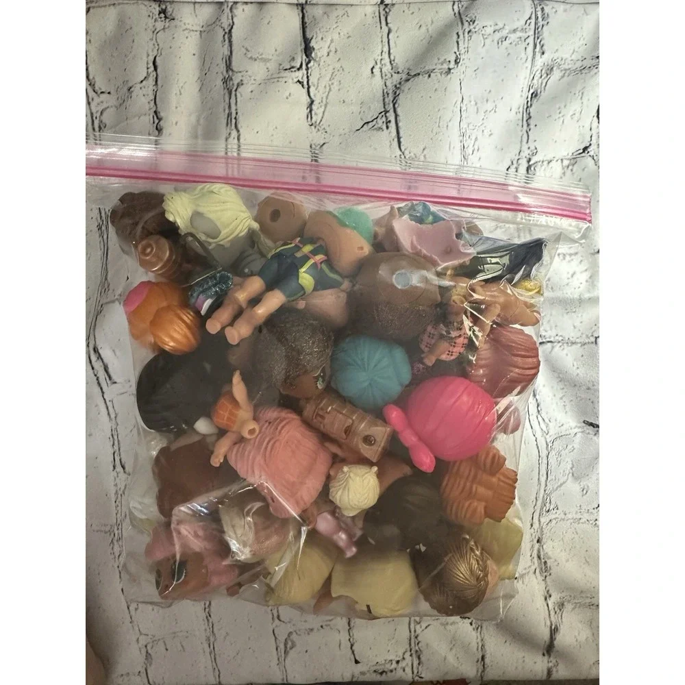 LOL Dolls And Accessories Almost 3‎ Lbs